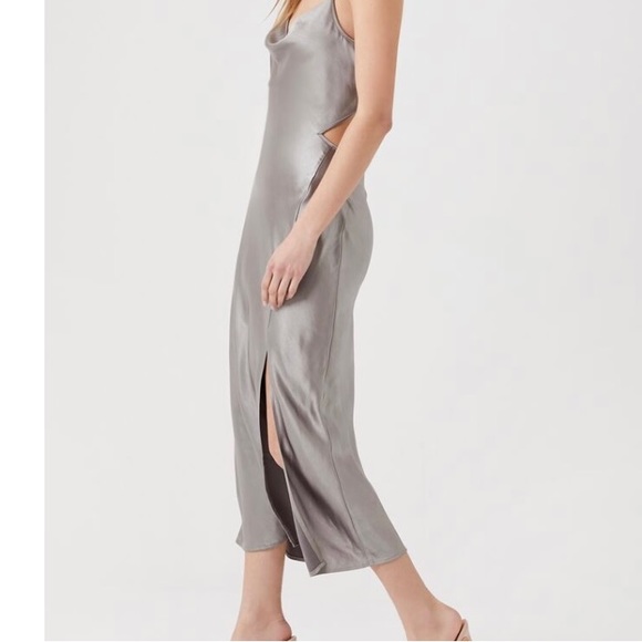 Forever 21 Satin MIDI Dress - Picture 3 of 10